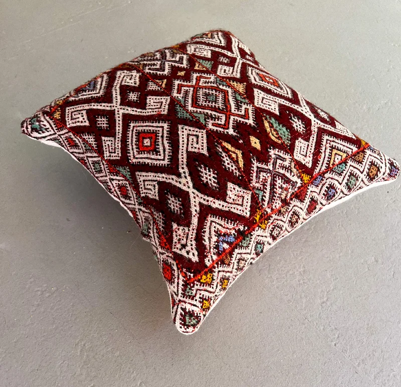 Weekend Discounts to Relish Ain Leuh Pillow - Magic