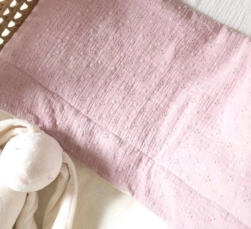 Weekend Sale: Don't Miss Out Eyelet/fleece Blanket In Pink