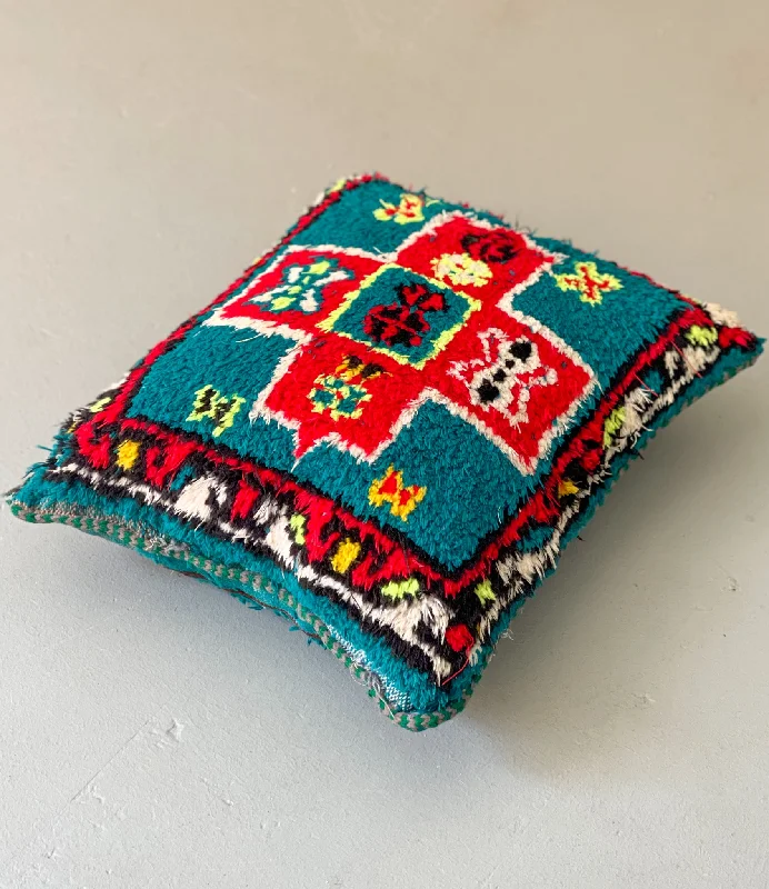 Act Fast Kalaat M'Gouna's Symbolic Bird Pillow