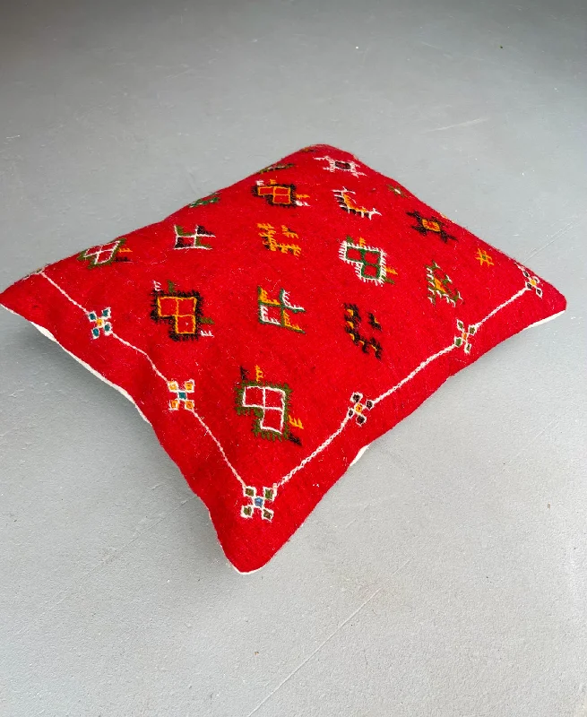 Weekend Deals to Make You Happy Le Vieux Scarlet Hanbel Pillow