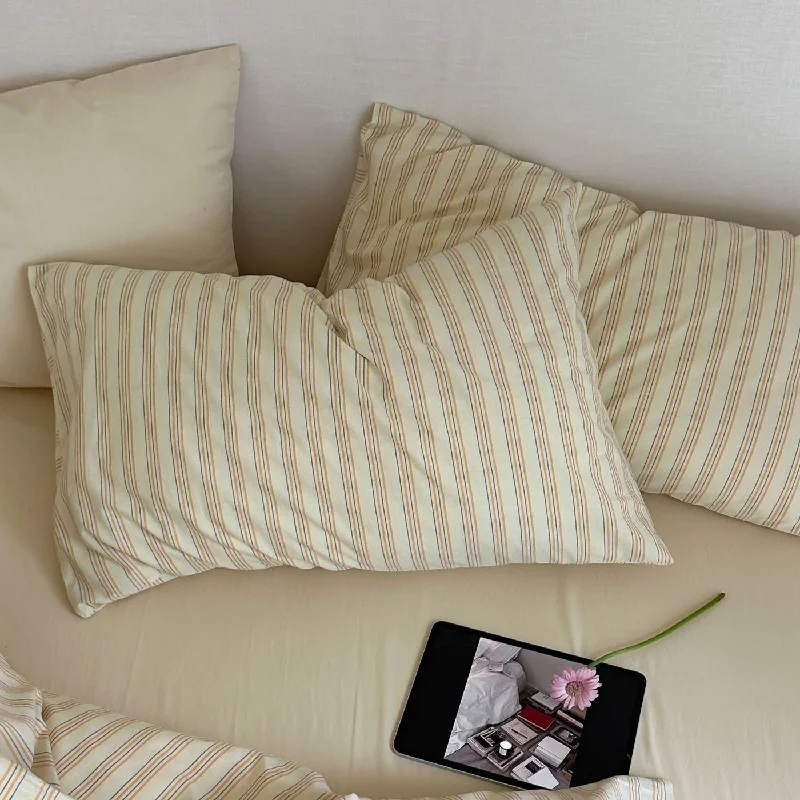Fantastic Offers Refreshing Stripe Pillowcases / Yellow
