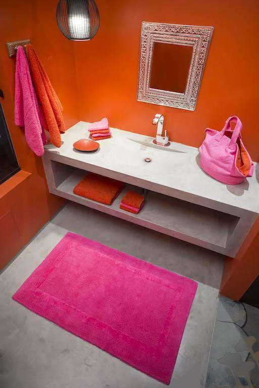 Super Deal Reversible Contour Rug by AH