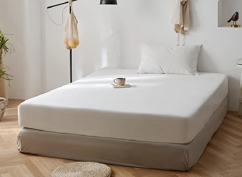 Deal Alert Solid Bed Sheet / White