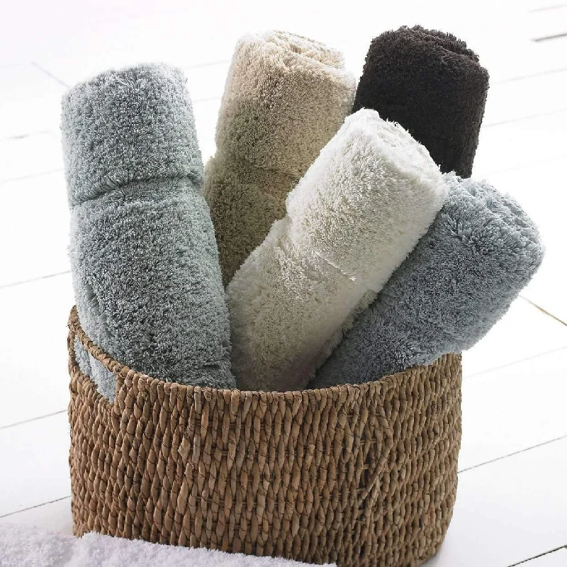 Steals and Deals Tiffany Bath Rug by Peacock Alley