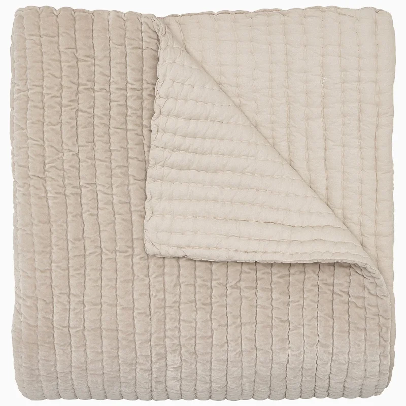 Super Bargain Velvet Sand Quilt