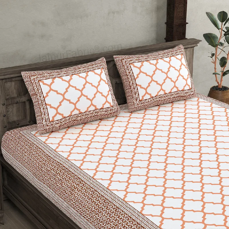 Weekend Discounts to Snag Hypnotic Trap Orange Double Bedsheet